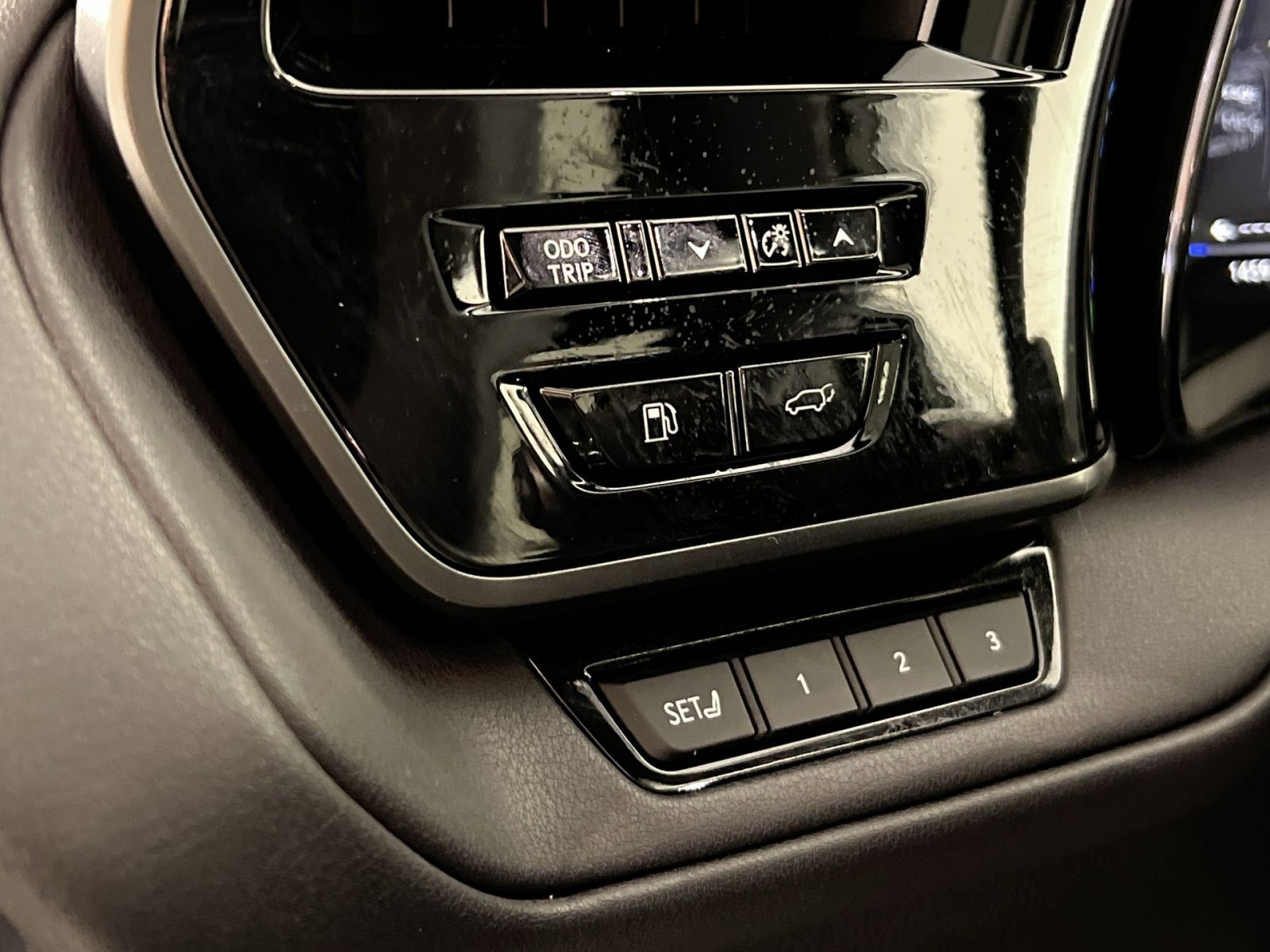 Used 2026 Lexus TX 550h AWD Plug-In Hybrid image 31