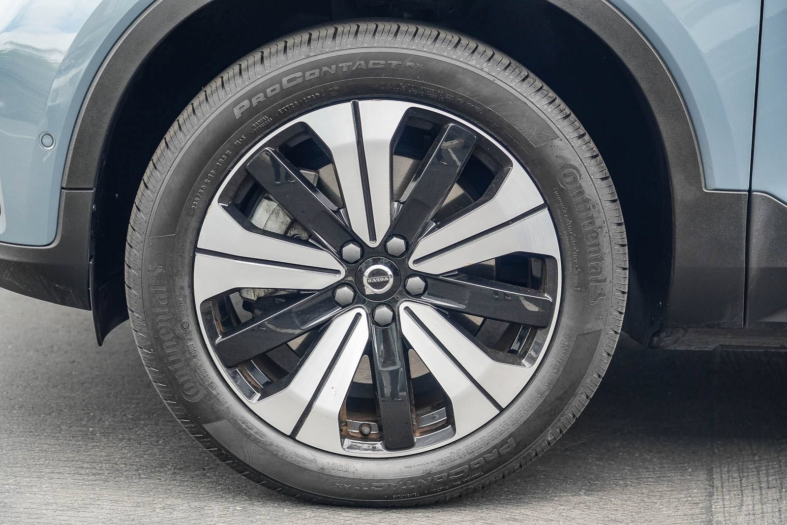 Used 2023 Volvo C40 P8 Recharge Plus AWD/4WD image 10