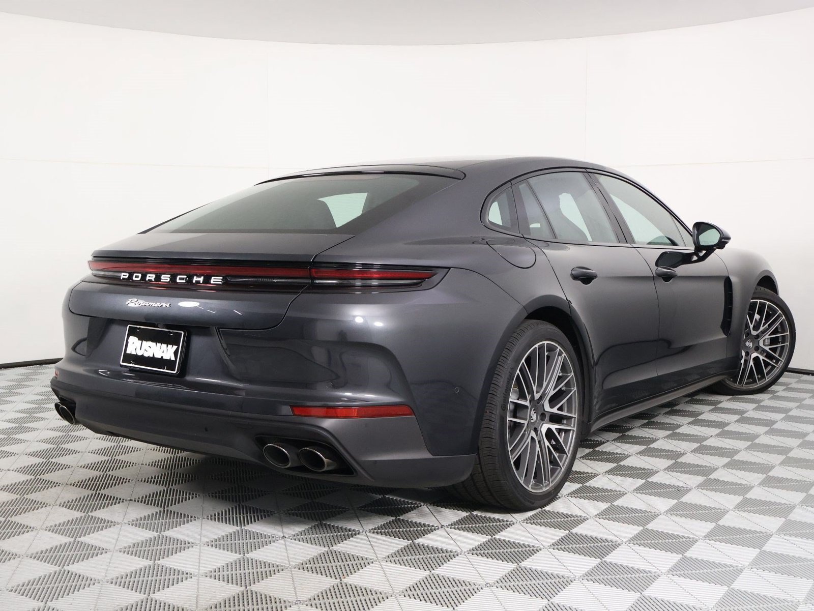 Certified 2024 Porsche Panamera RWD image 7