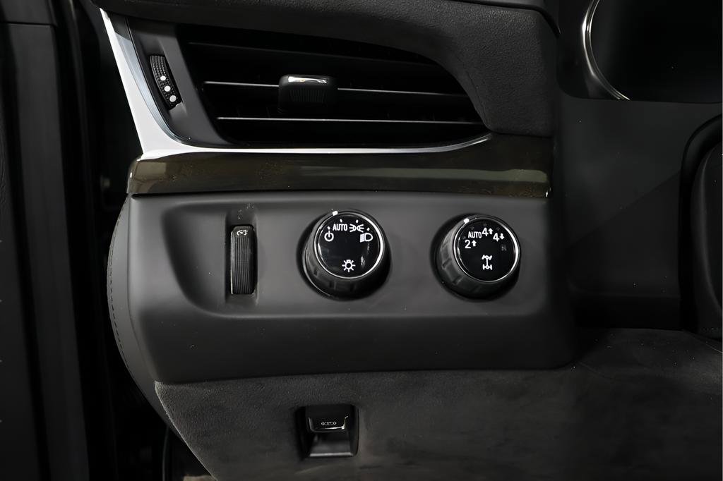 Used 2020 Cadillac Escalade Platinum image 19