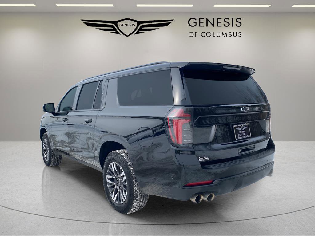 Used 2025 Chevrolet Suburban Z71 image 3