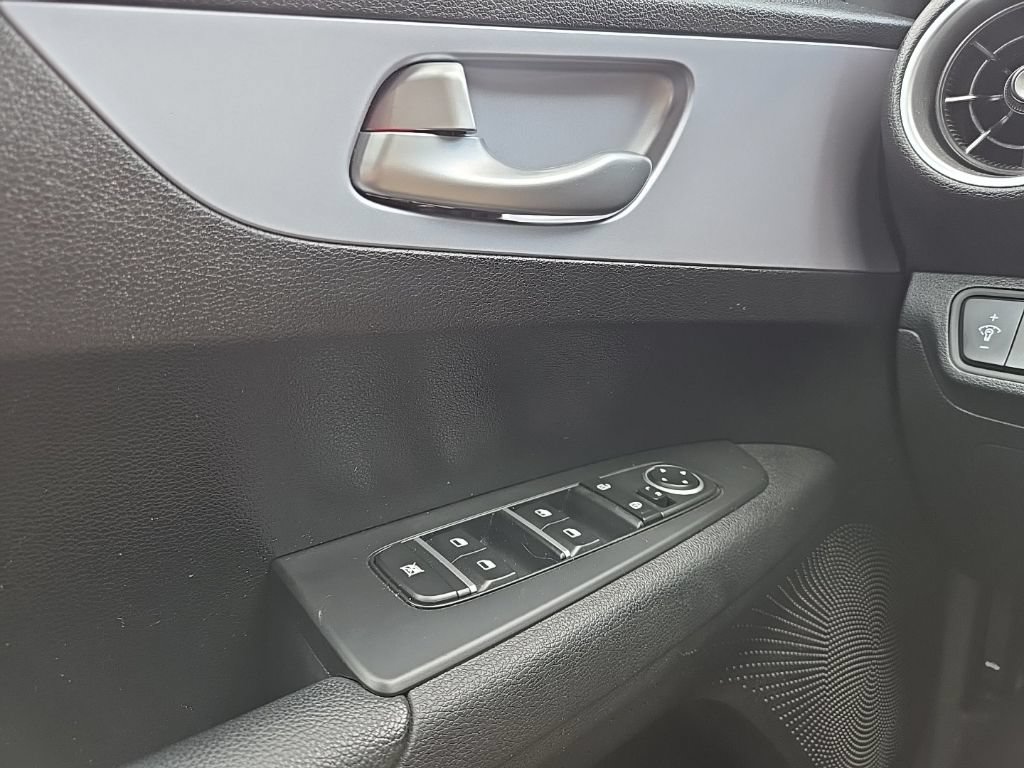 Certified 2024 Kia Forte LXS FWD image 18