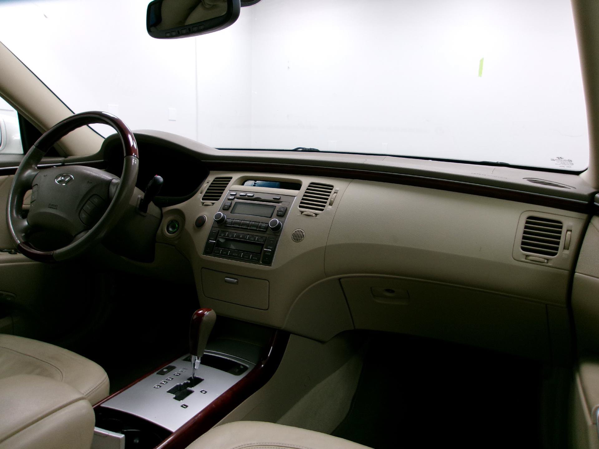 Used 2008 Hyundai Azera Limited FWD image 3