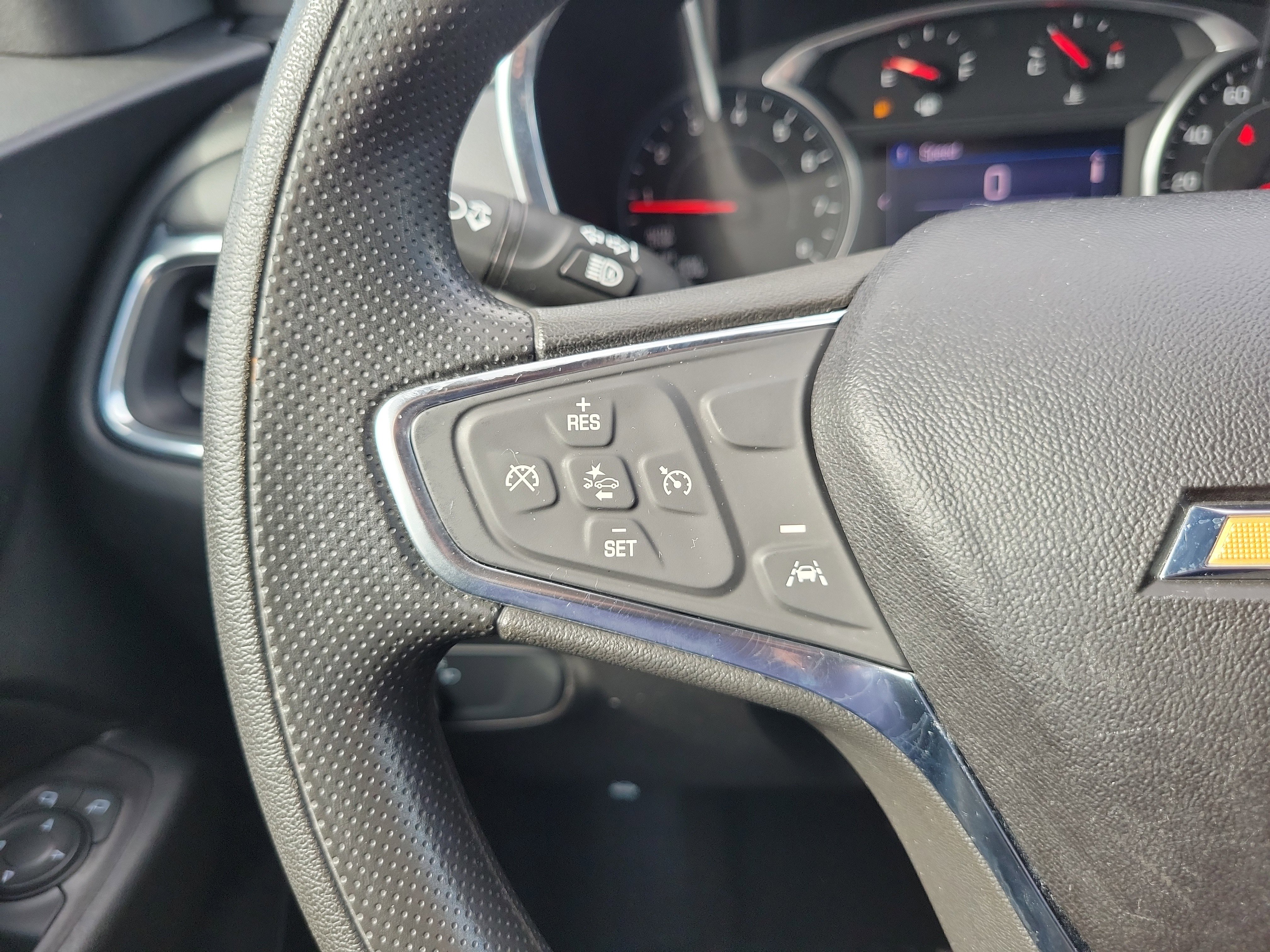 Used 2020 Chevrolet Equinox LT image 19