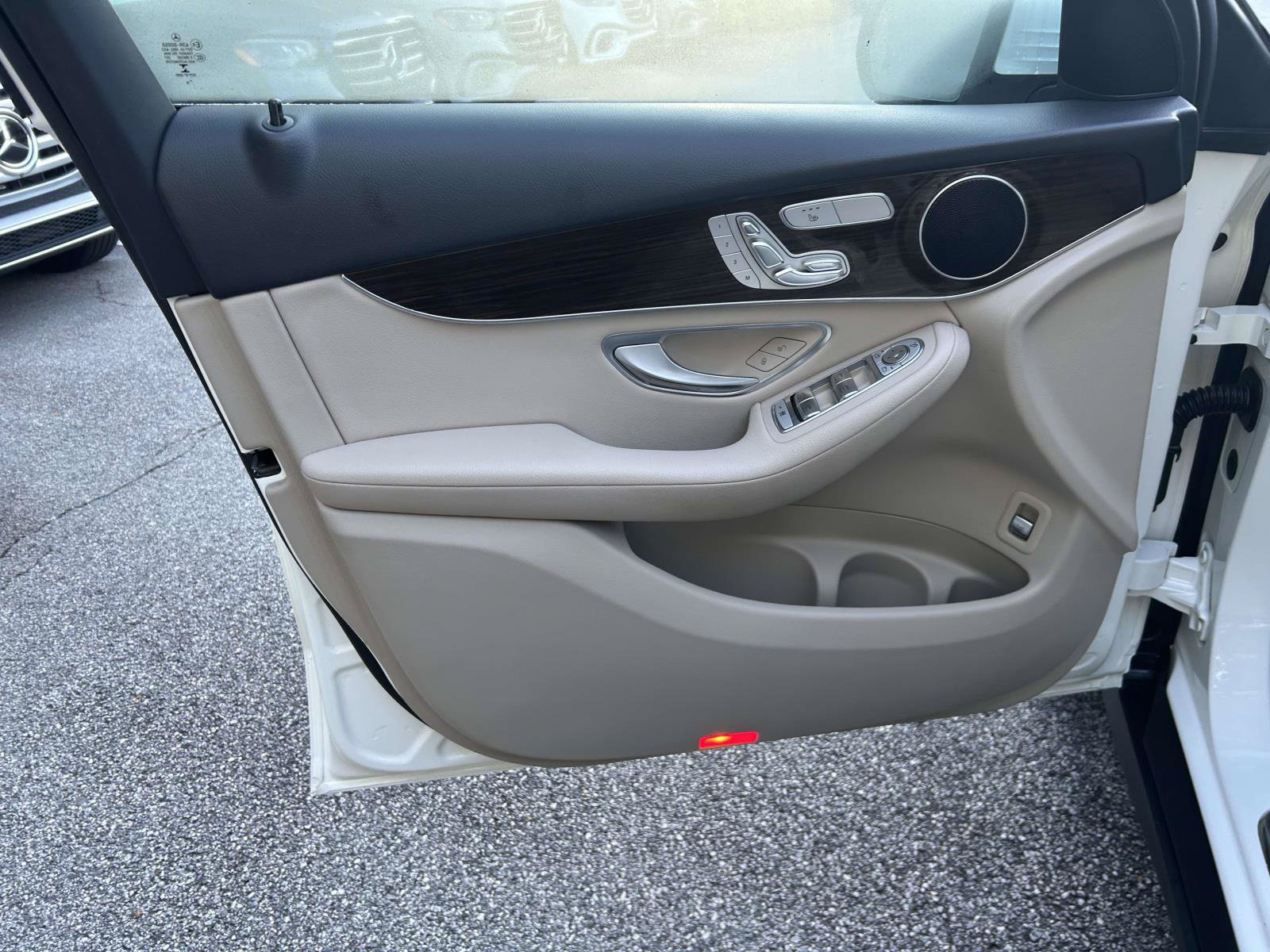 Used 2019 Mercedes-Benz GLC 300 image 17
