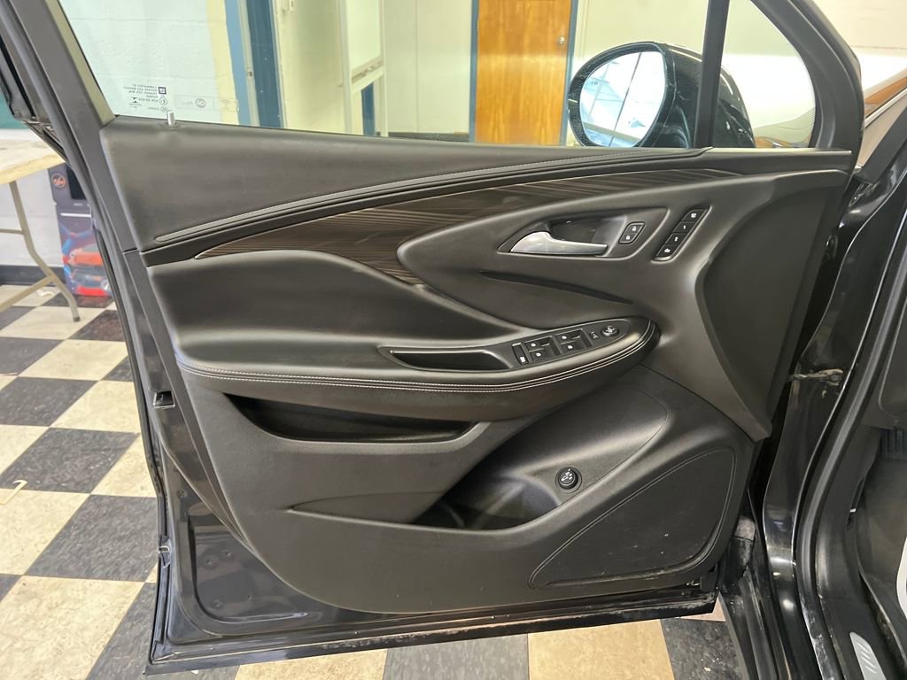 Used 2020 Buick Envision Essence image 34