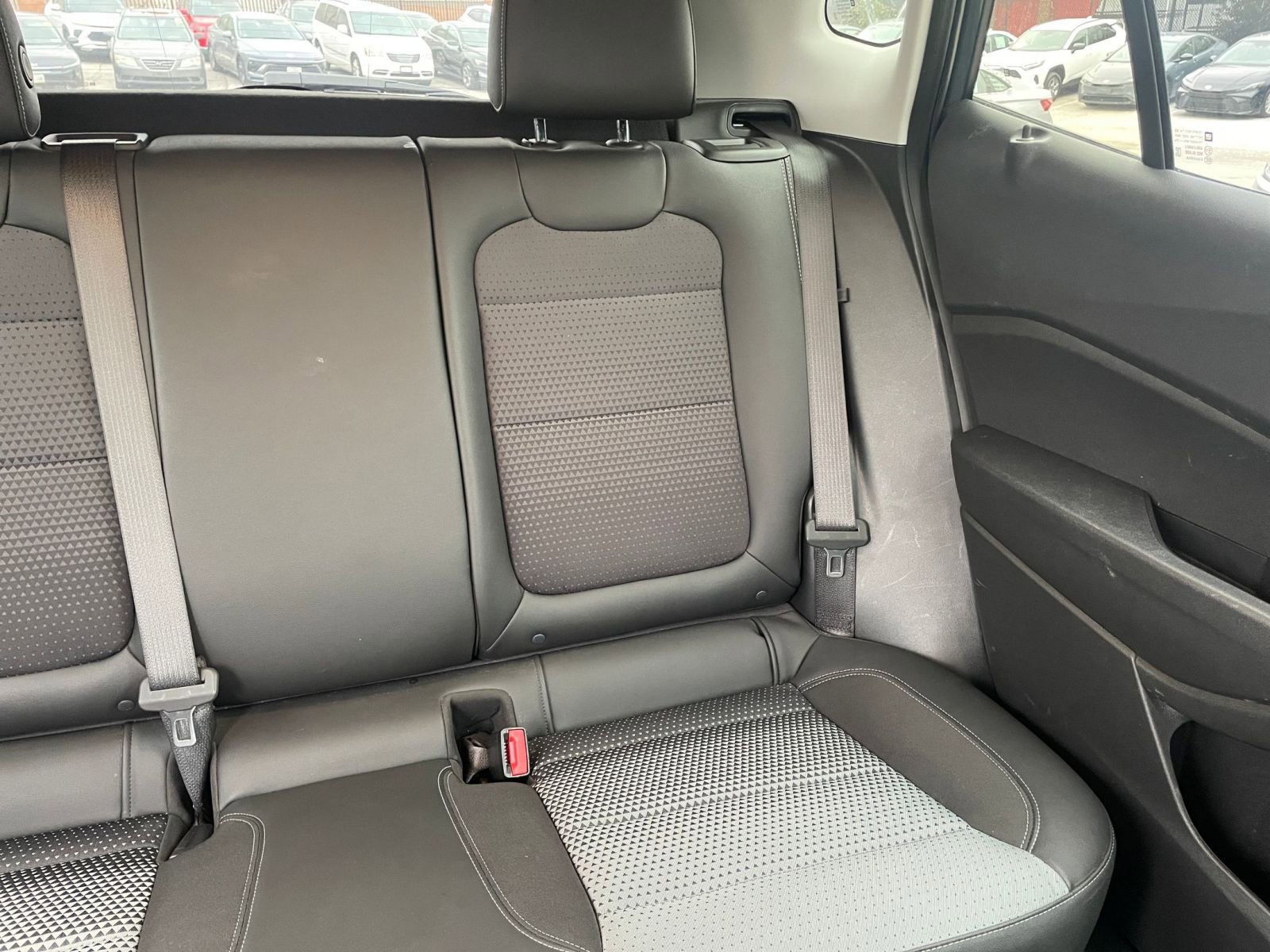 Used 2025 Chevrolet Trax LT w/ LT Convenience Package image 35