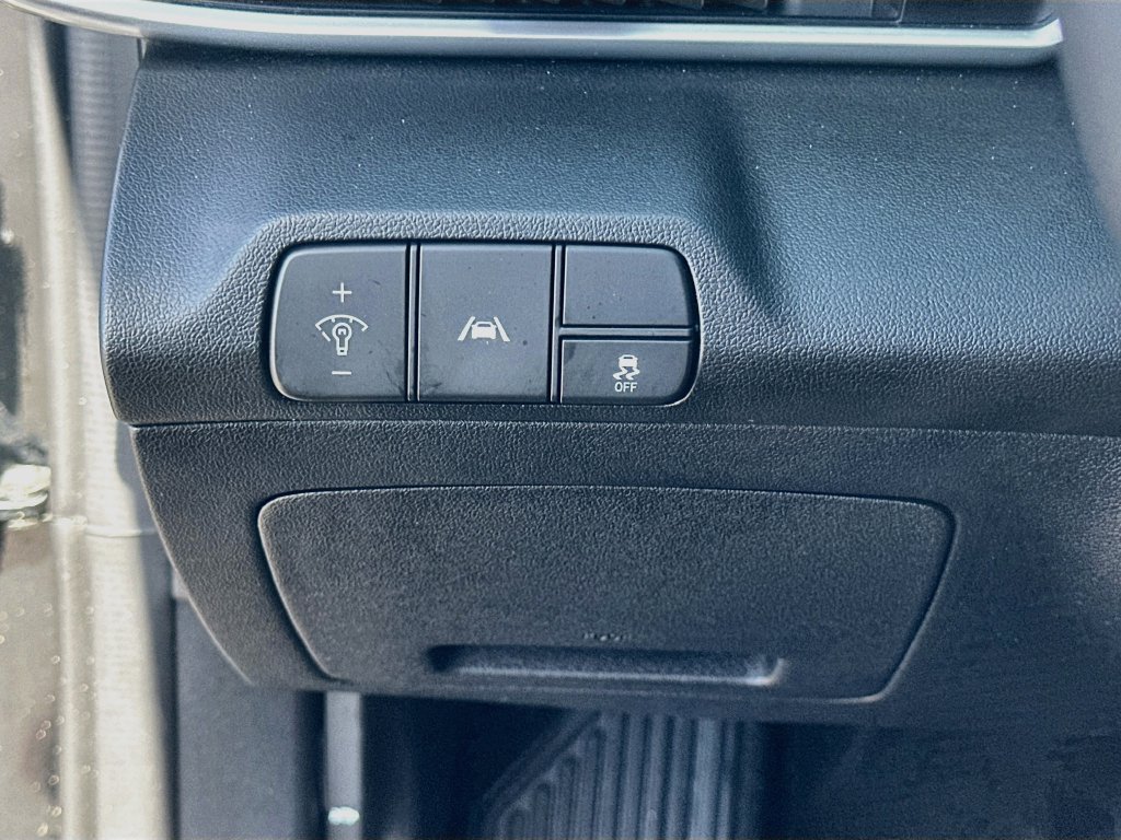 Used 2023 Hyundai Elantra SEL w/ Convenience Package FWD image 10
