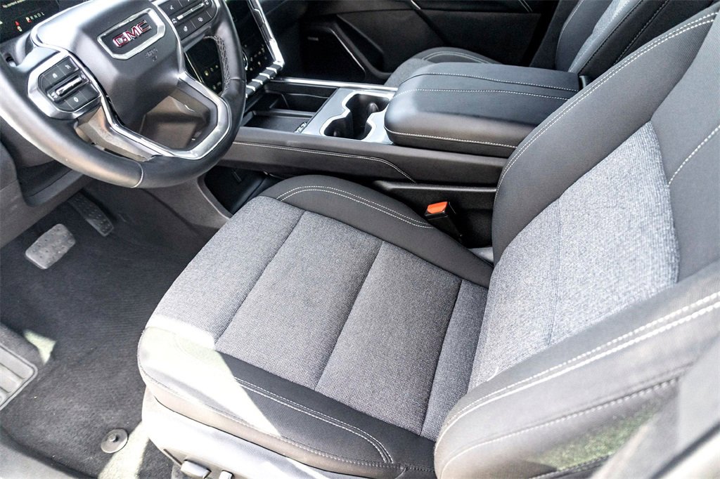 Used 2025 GMC Acadia Elevation image 14