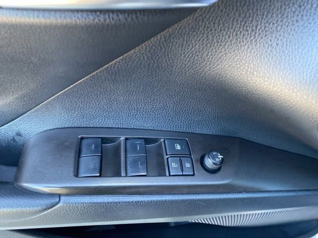 Used 2022 Toyota Camry SE image 18