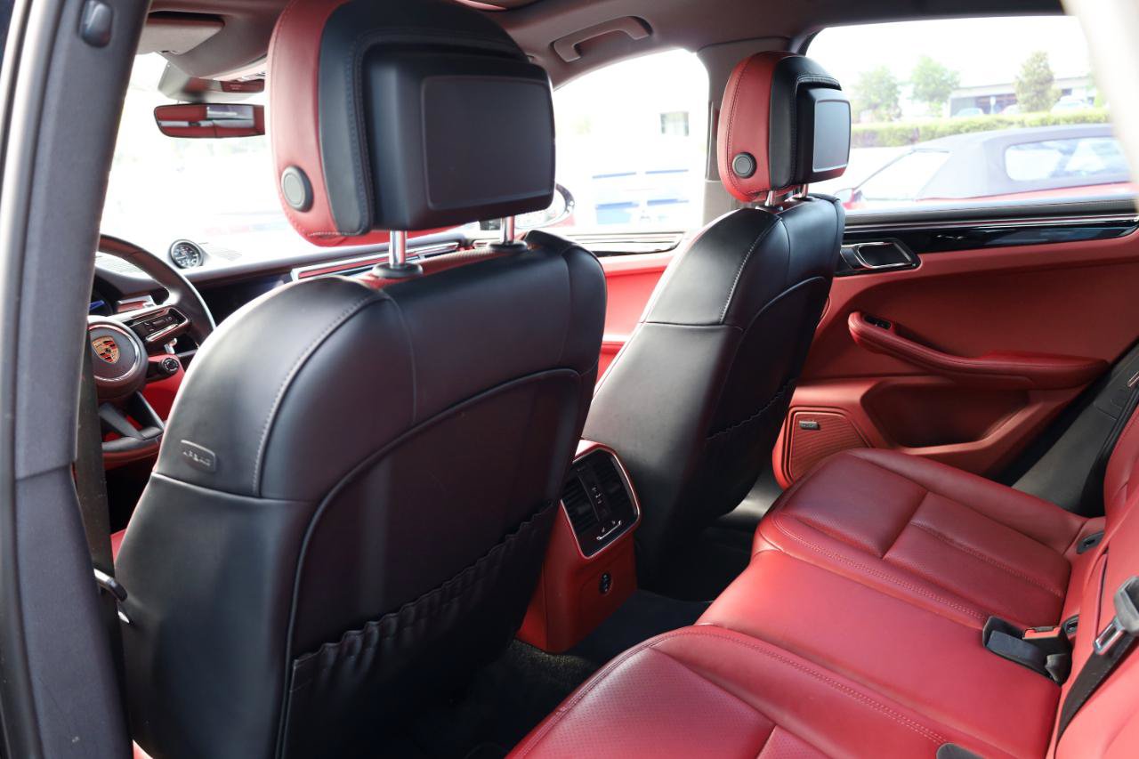 Used 2024 Porsche Macan S AWD/4WD image 18