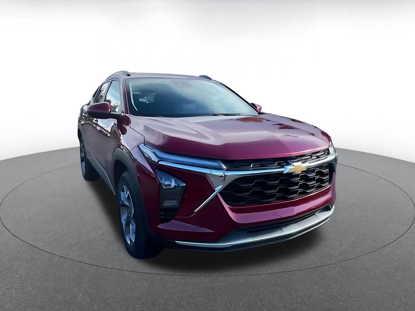 Used 2025 Chevrolet Trax LT w/ LT Convenience Package FWD image 3