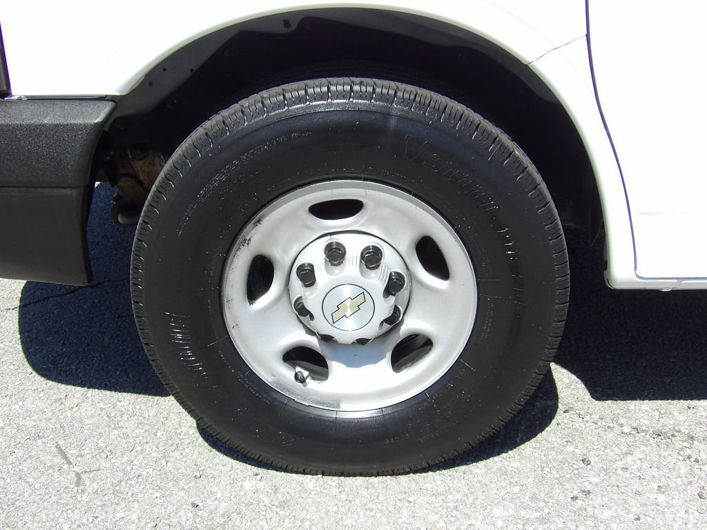 Used 2017 Chevrolet Express 2500 image 45