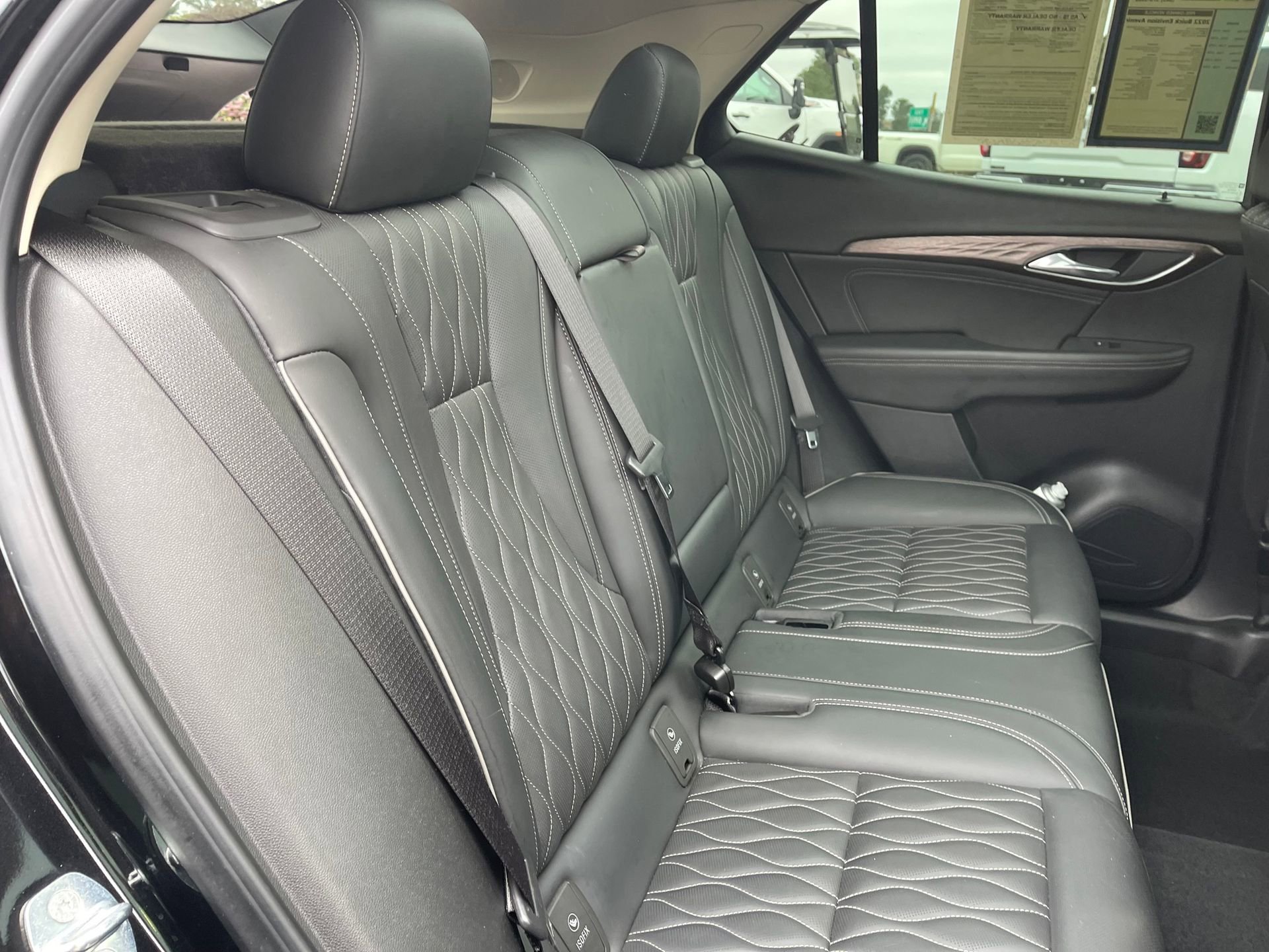 Used 2022 Buick Envision Avenir w/ Technology Package II image 27