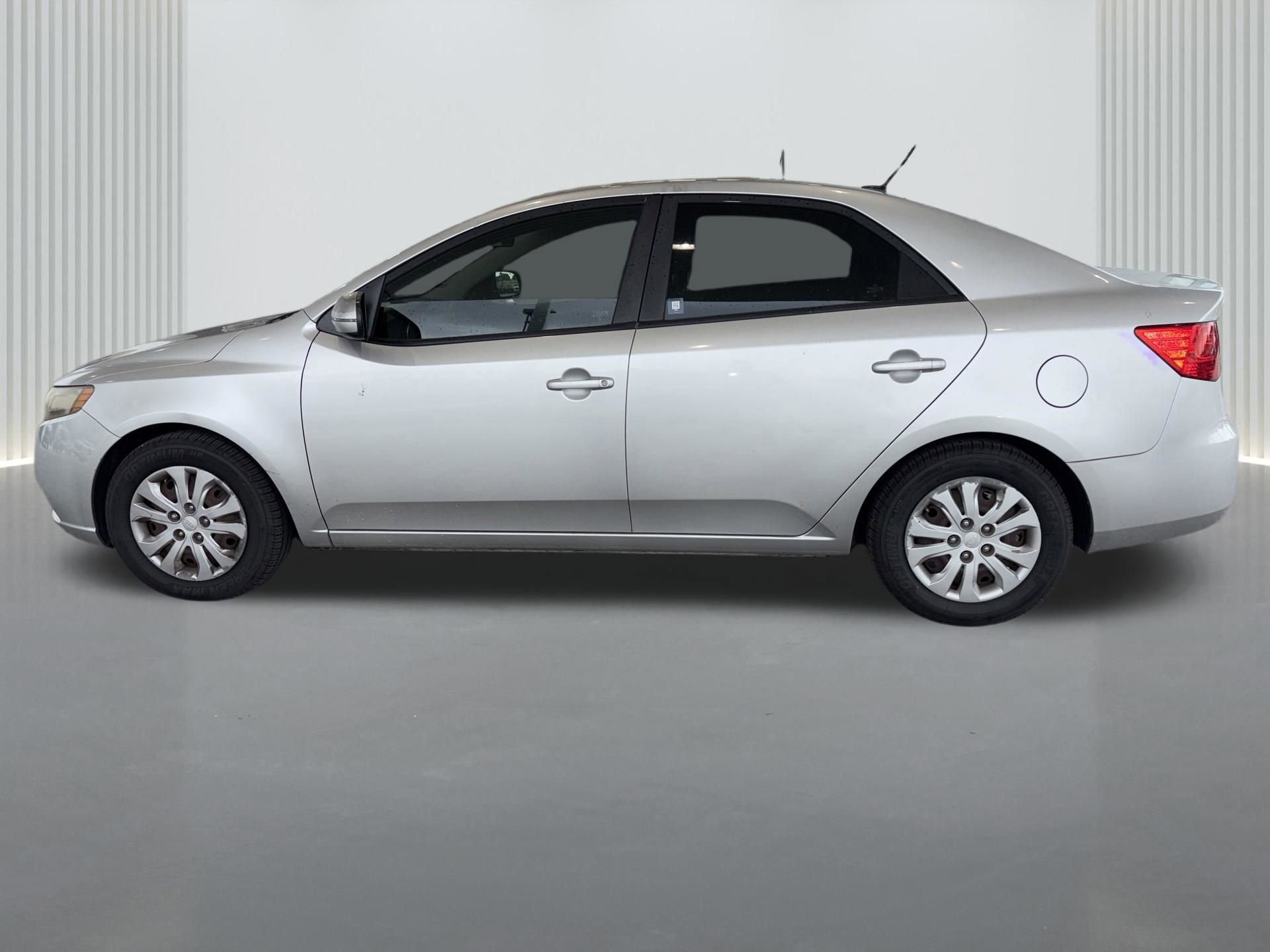 Used 2012 Kia Forte EX FWD image 7