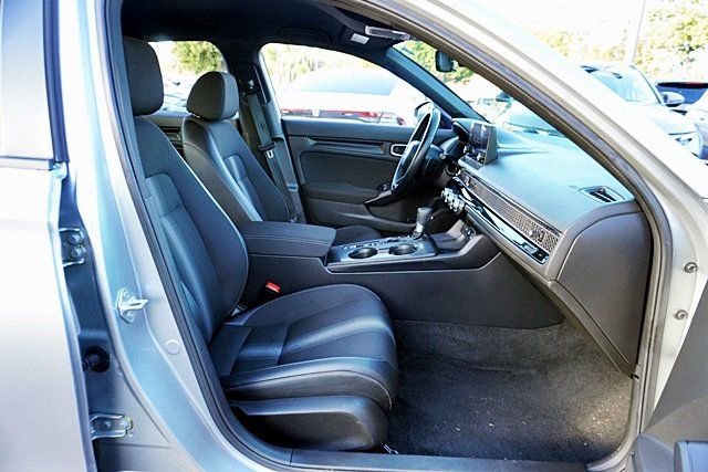 Used 2025 Honda Civic Sport image 11