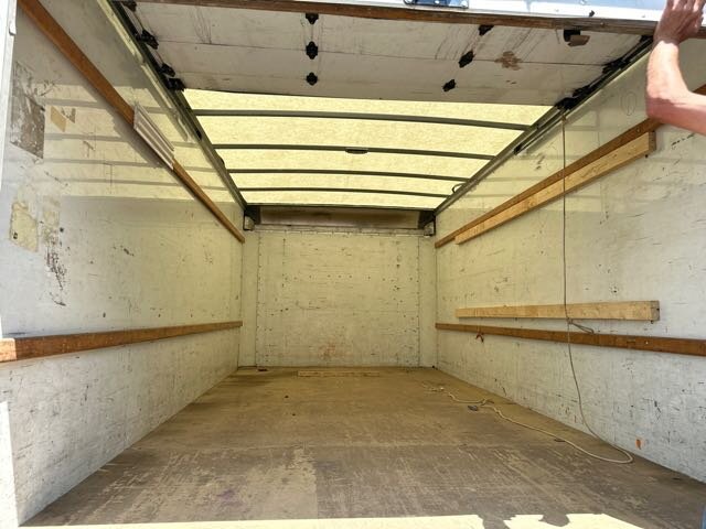 Used 2016 GMC Savana 3500 Extended RWD image 23