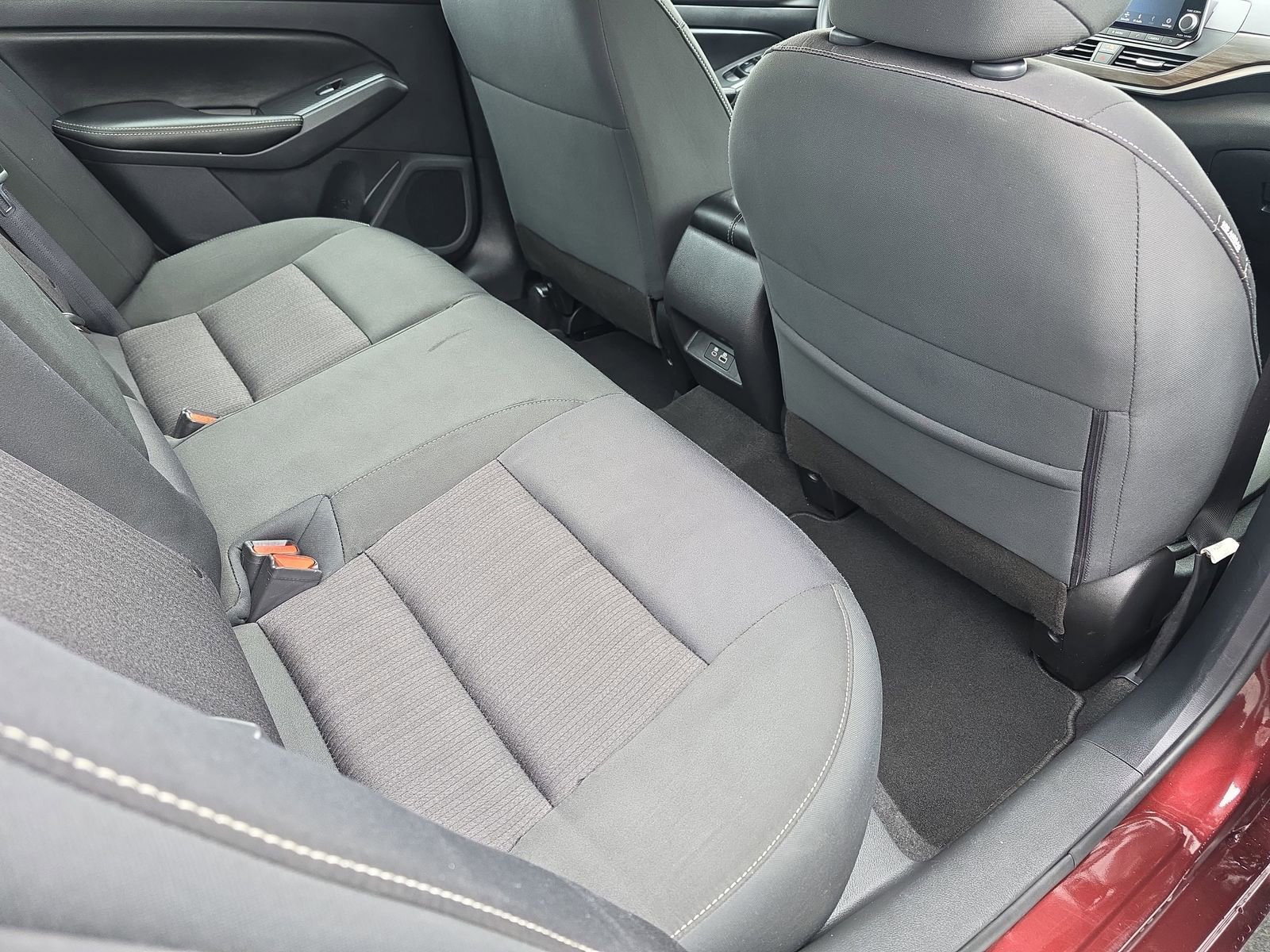 Used 2025 Nissan Altima 2.5 SV image 11