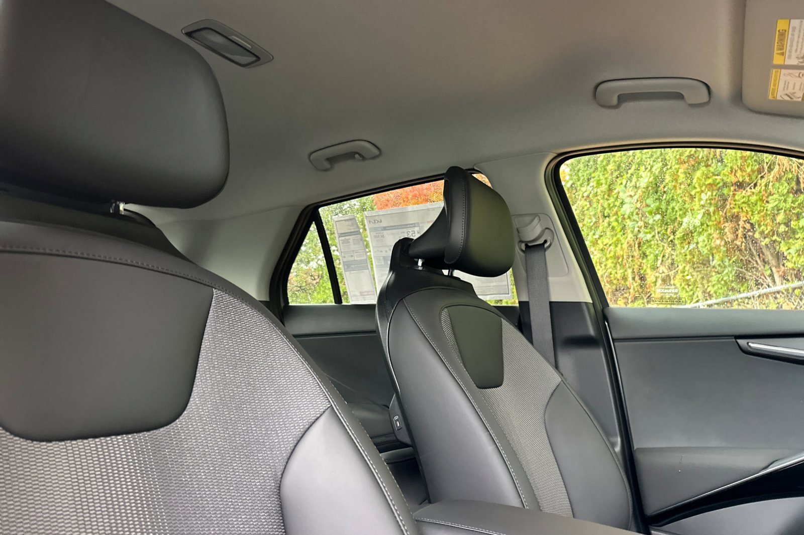 New 2025 Kia Niro EX image 13