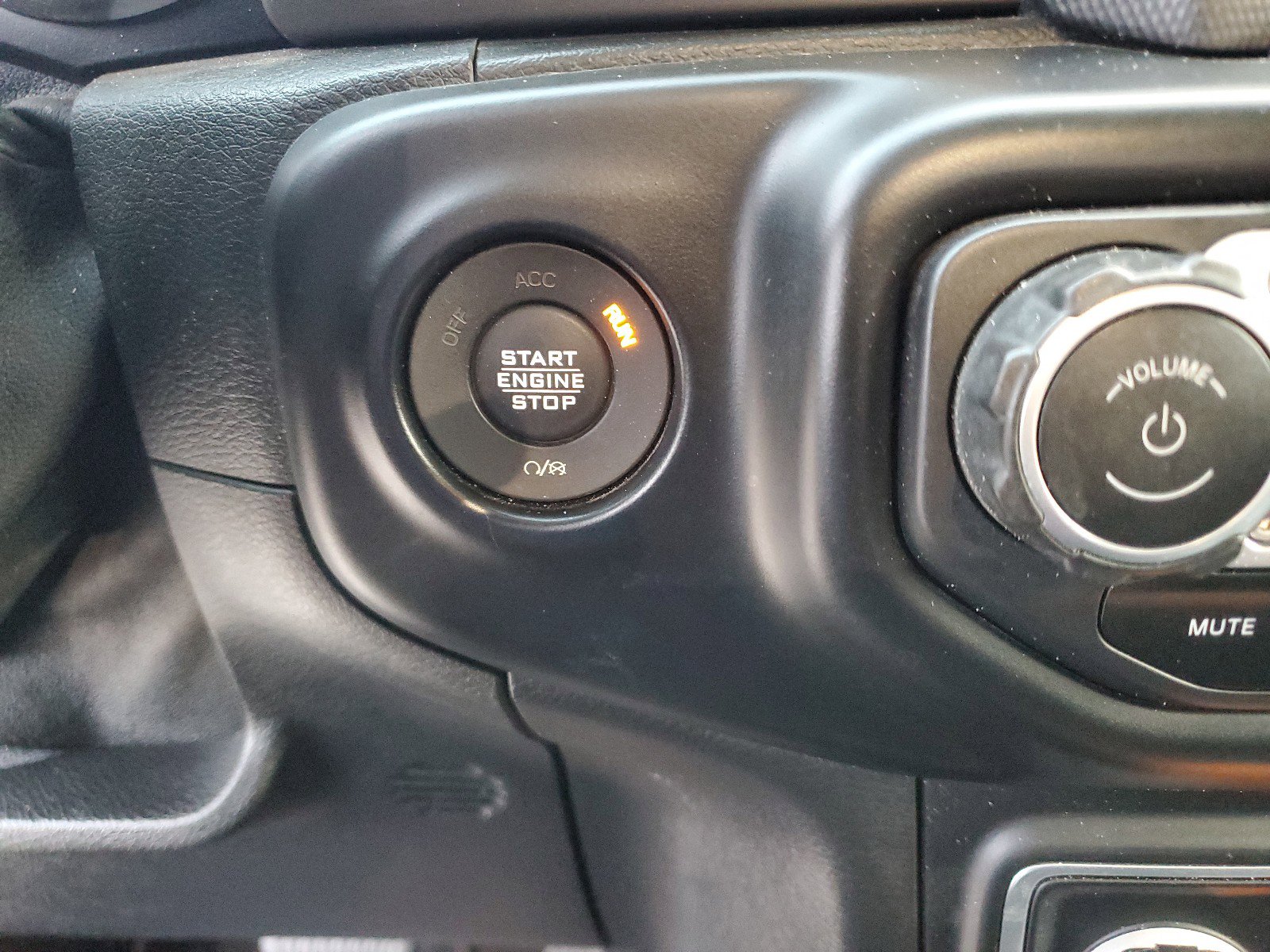 Certified 2020 Jeep Gladiator Sport w/ Quick Order Package 24S image 24