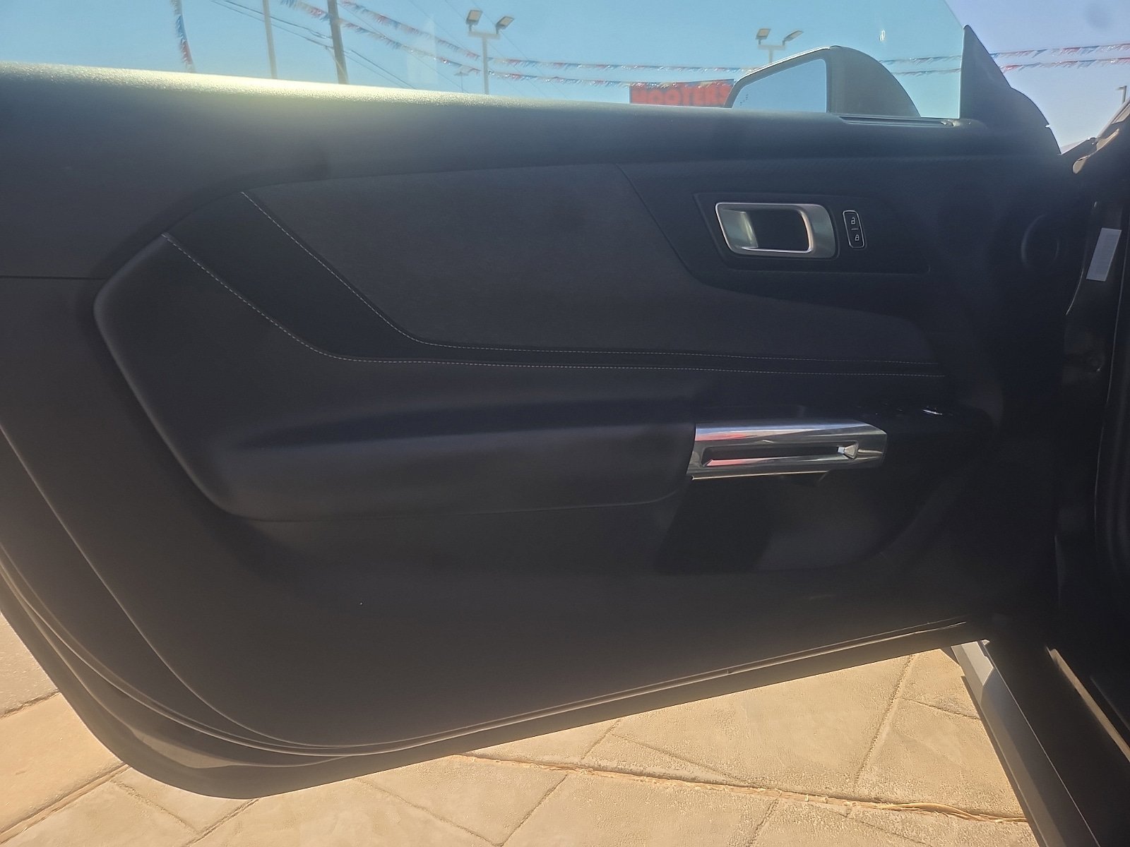 Used 2024 Ford Mustang Convertible RWD image 8
