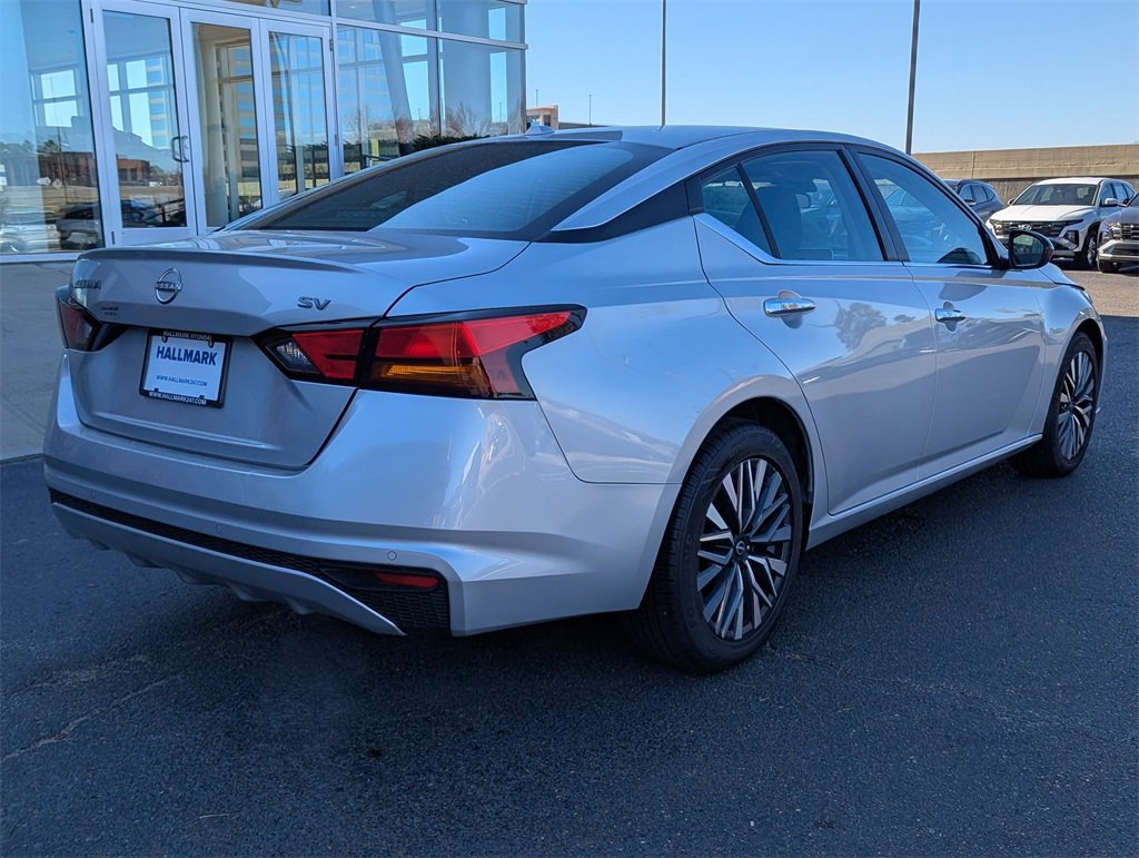 Used 2024 Nissan Altima 2.5 SV image 4