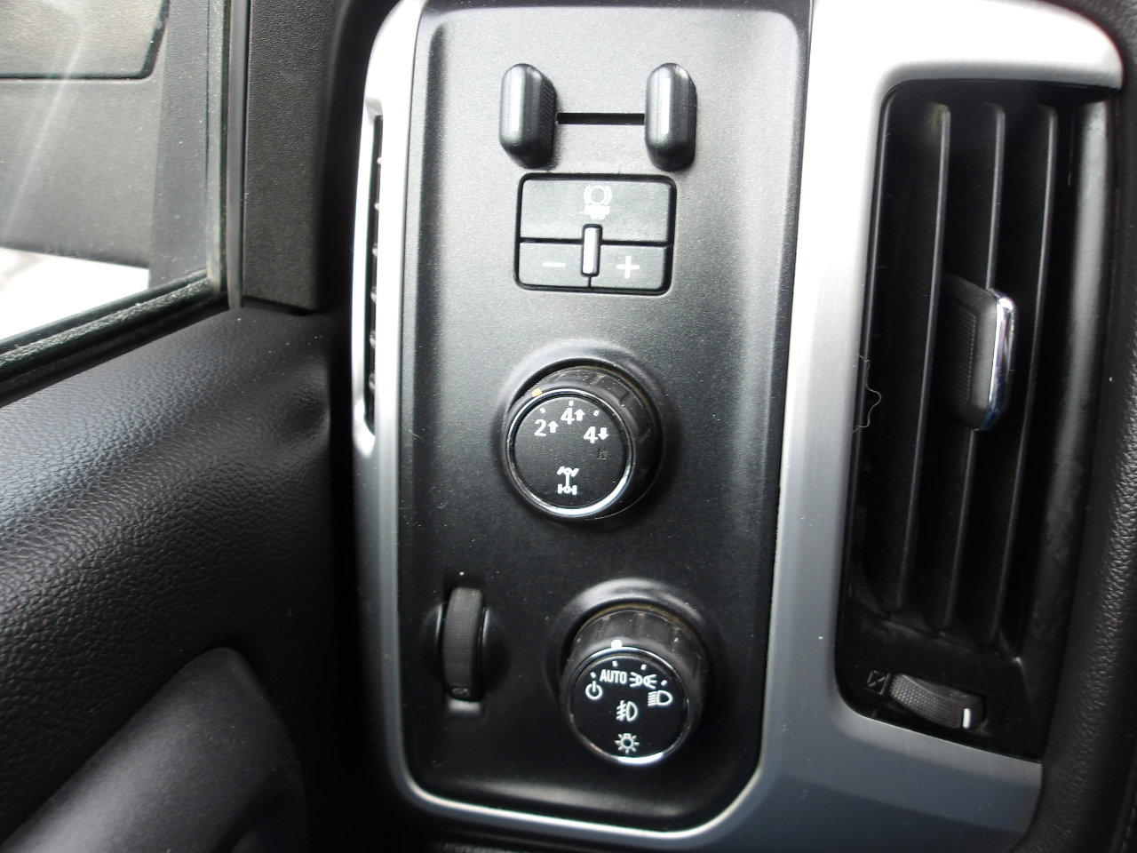 Used 2015 GMC Sierra 2500 SLE image 20