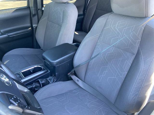 Used 2016 Toyota Tacoma TRD Off-Road AWD/4WD image 15