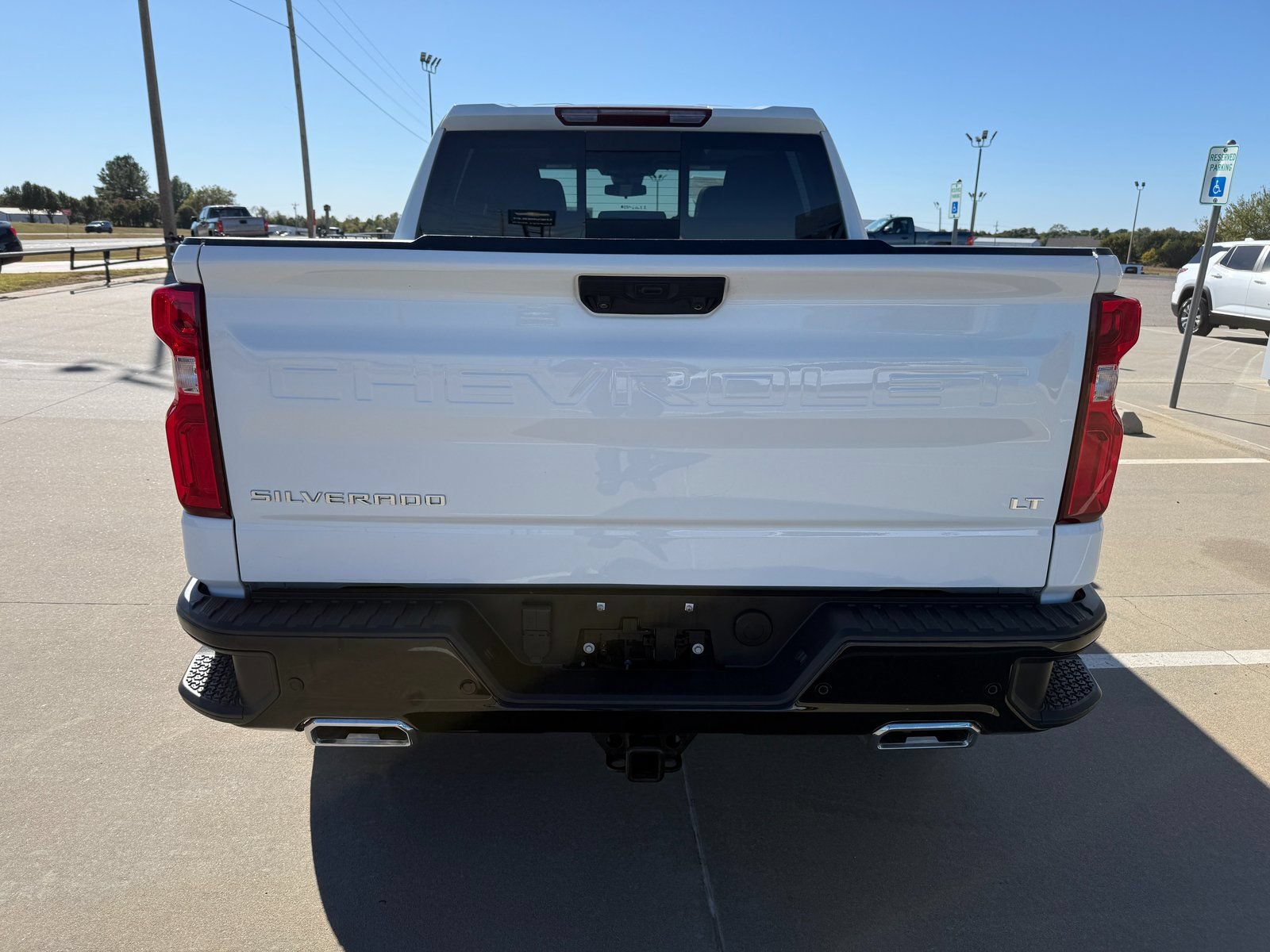 Used 2024 Chevrolet Silverado 1500 LT Trail Boss w/ LT Trail Boss Premium Package AWD/4WD image 5