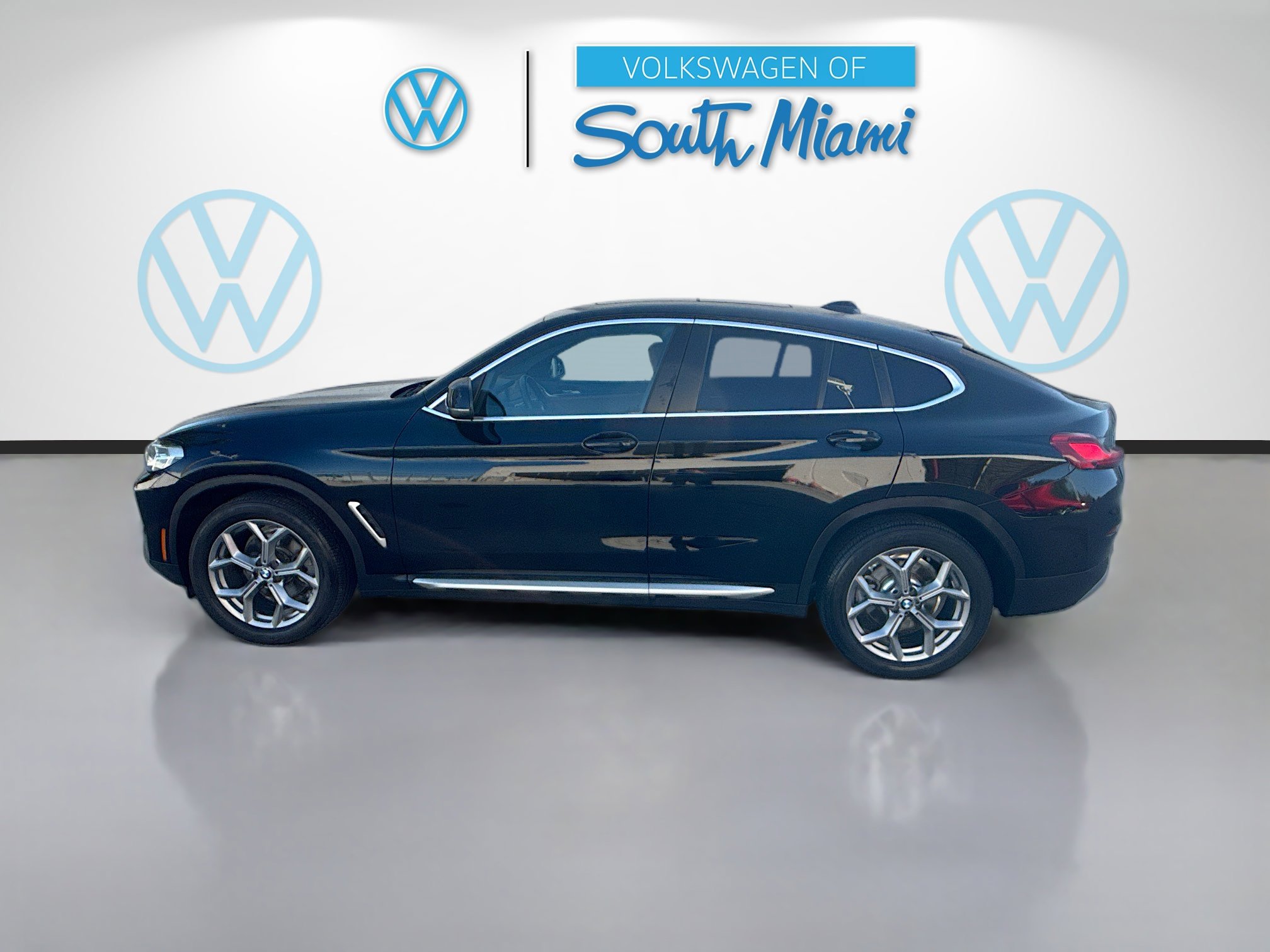 Used 2023 BMW X4 xDrive30i w/ Premium Package image 4