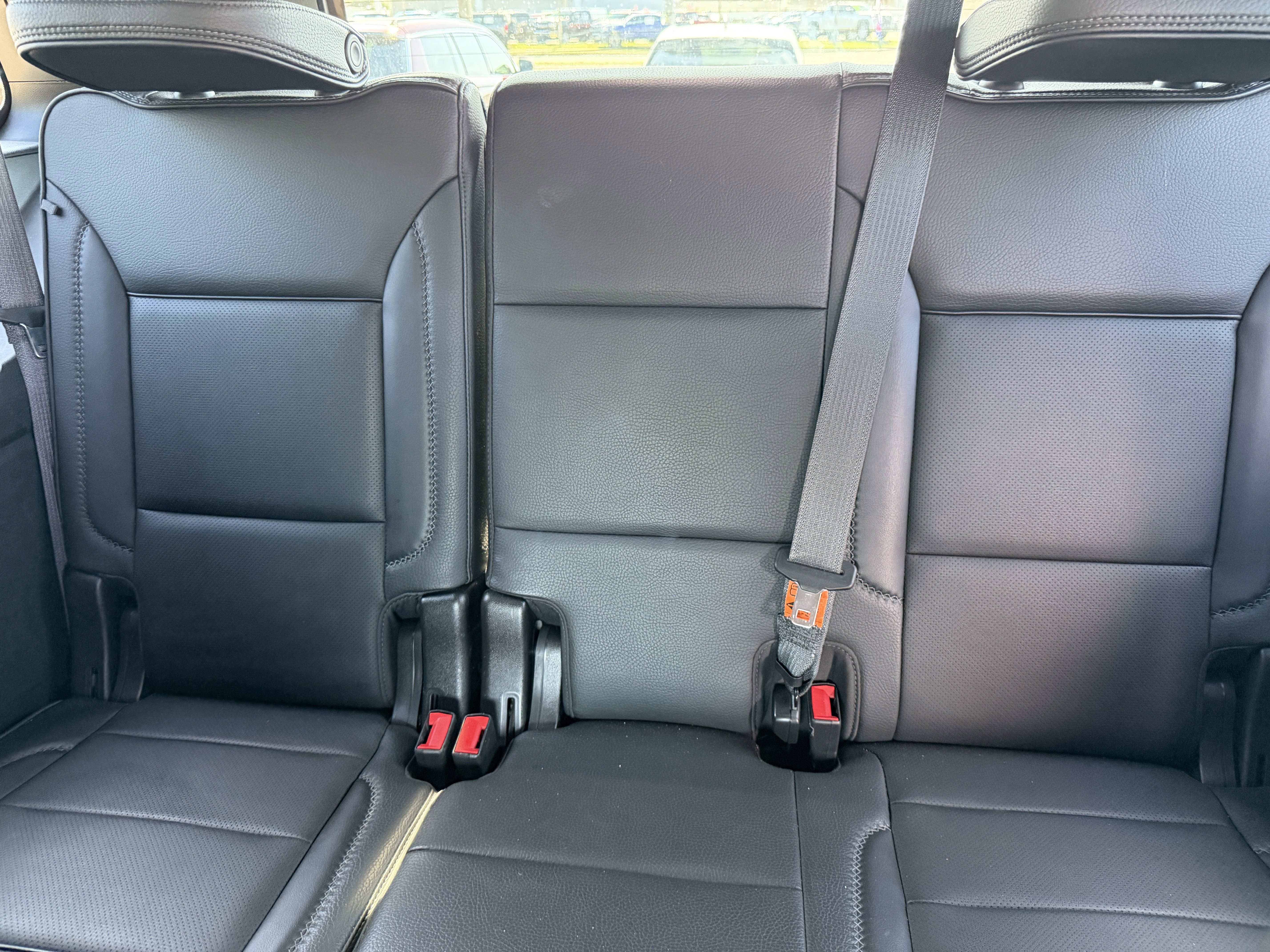 Used 2021 GMC Yukon Denali w/ Denali Premium Package image 18