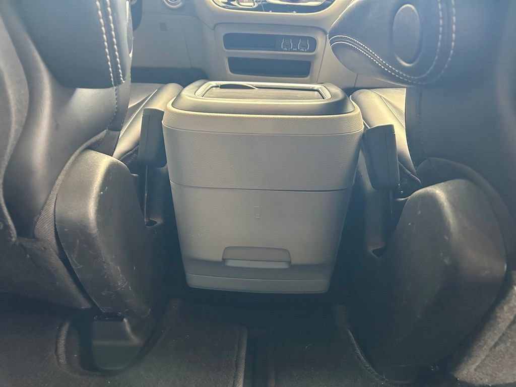 Used 2024 Chrysler Pacifica Touring-L FWD image 27