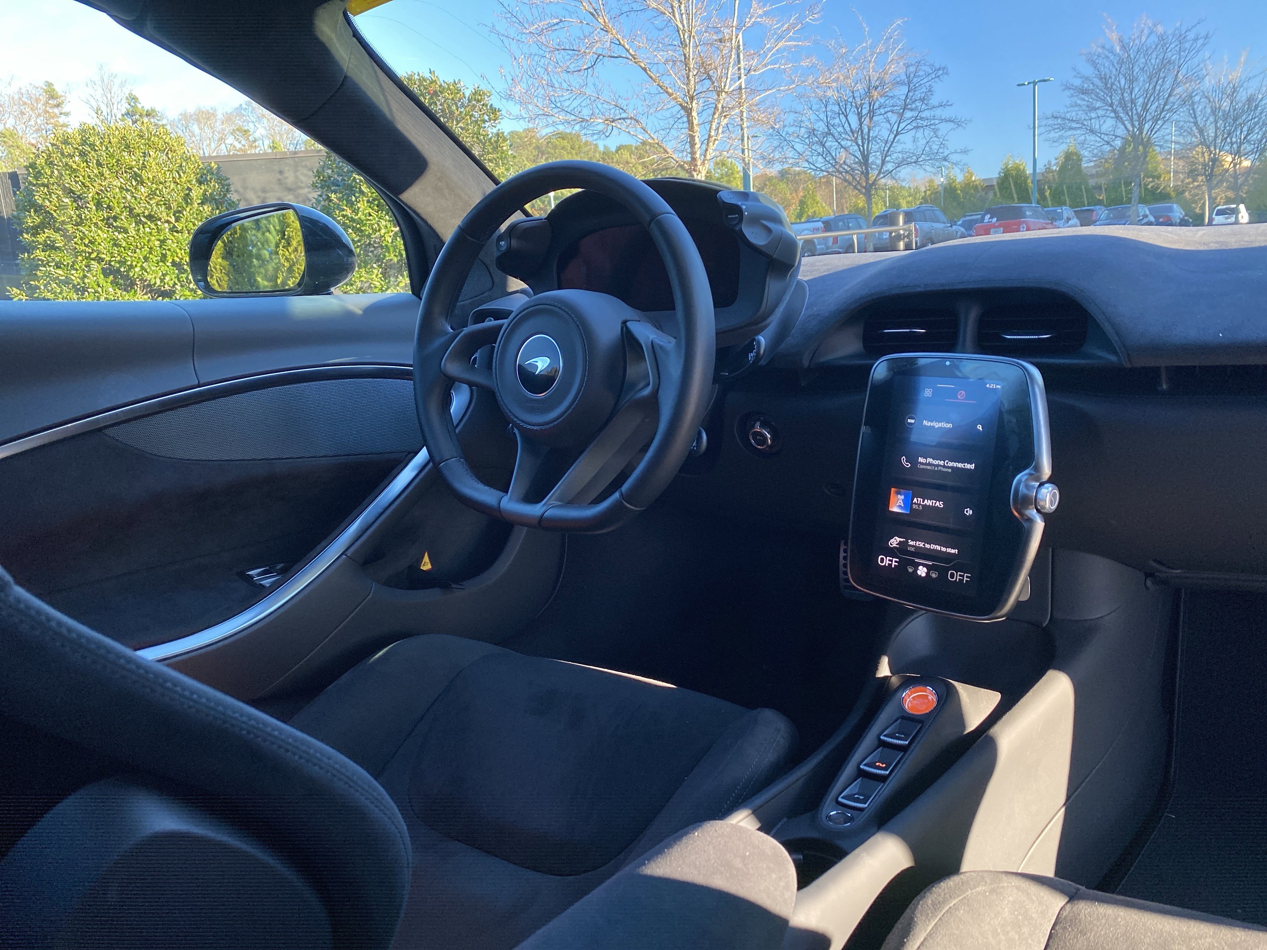 Used 2025 McLaren Artura Spider image 6