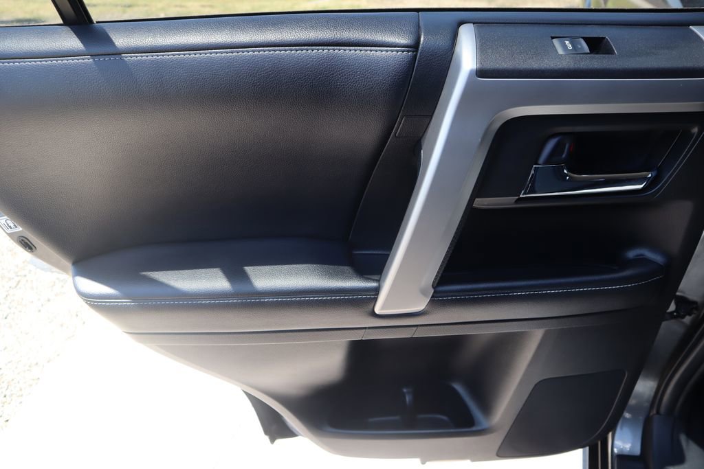 Used 2019 Toyota 4Runner SR5 Premium image 25