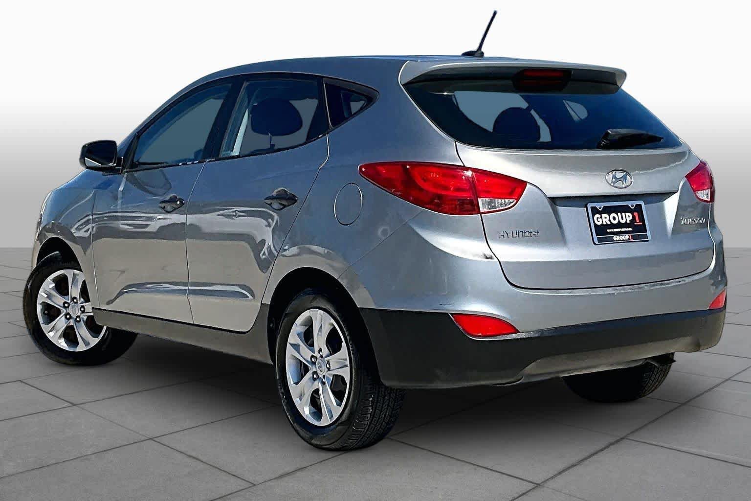 Used 2010 Hyundai Tucson GLS FWD image 11