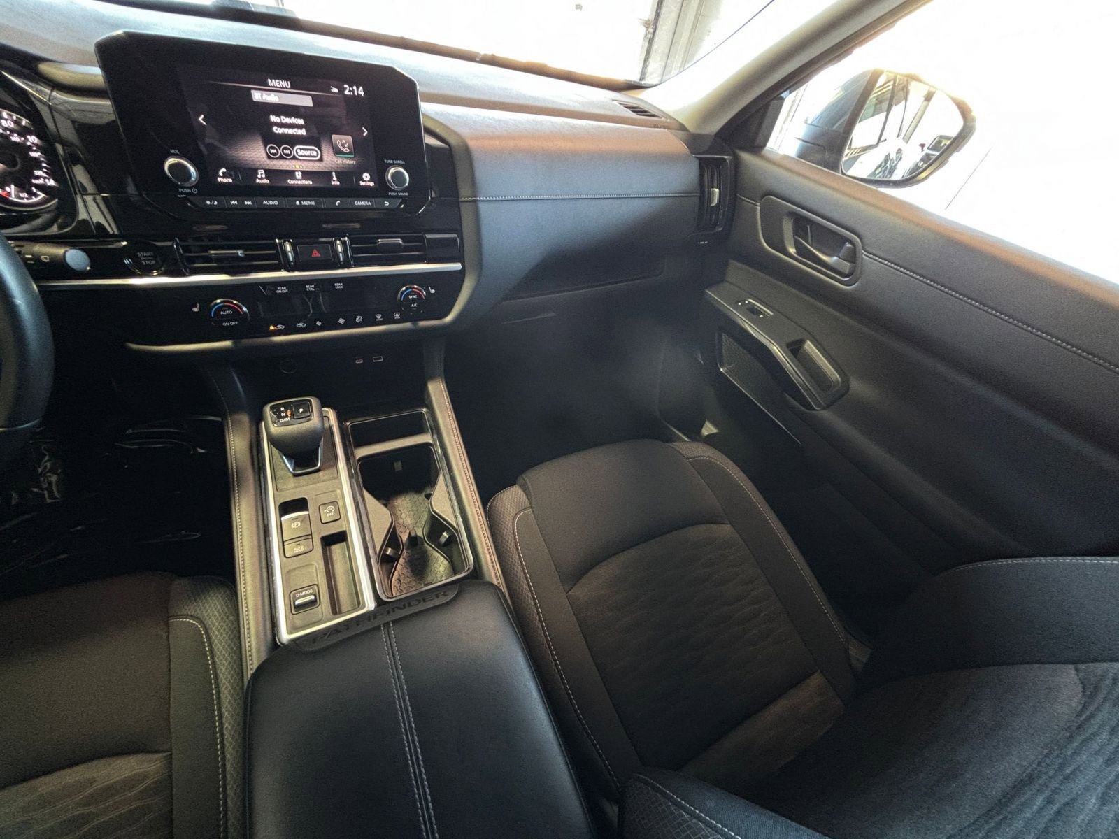 Used 2025 Nissan Pathfinder SV image 43