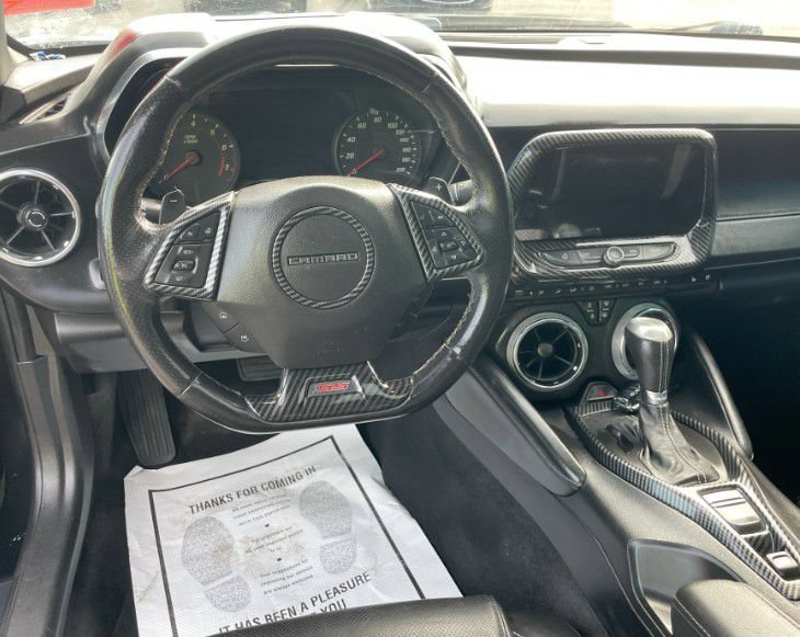 Used 2020 Chevrolet Camaro SS RWD image 2