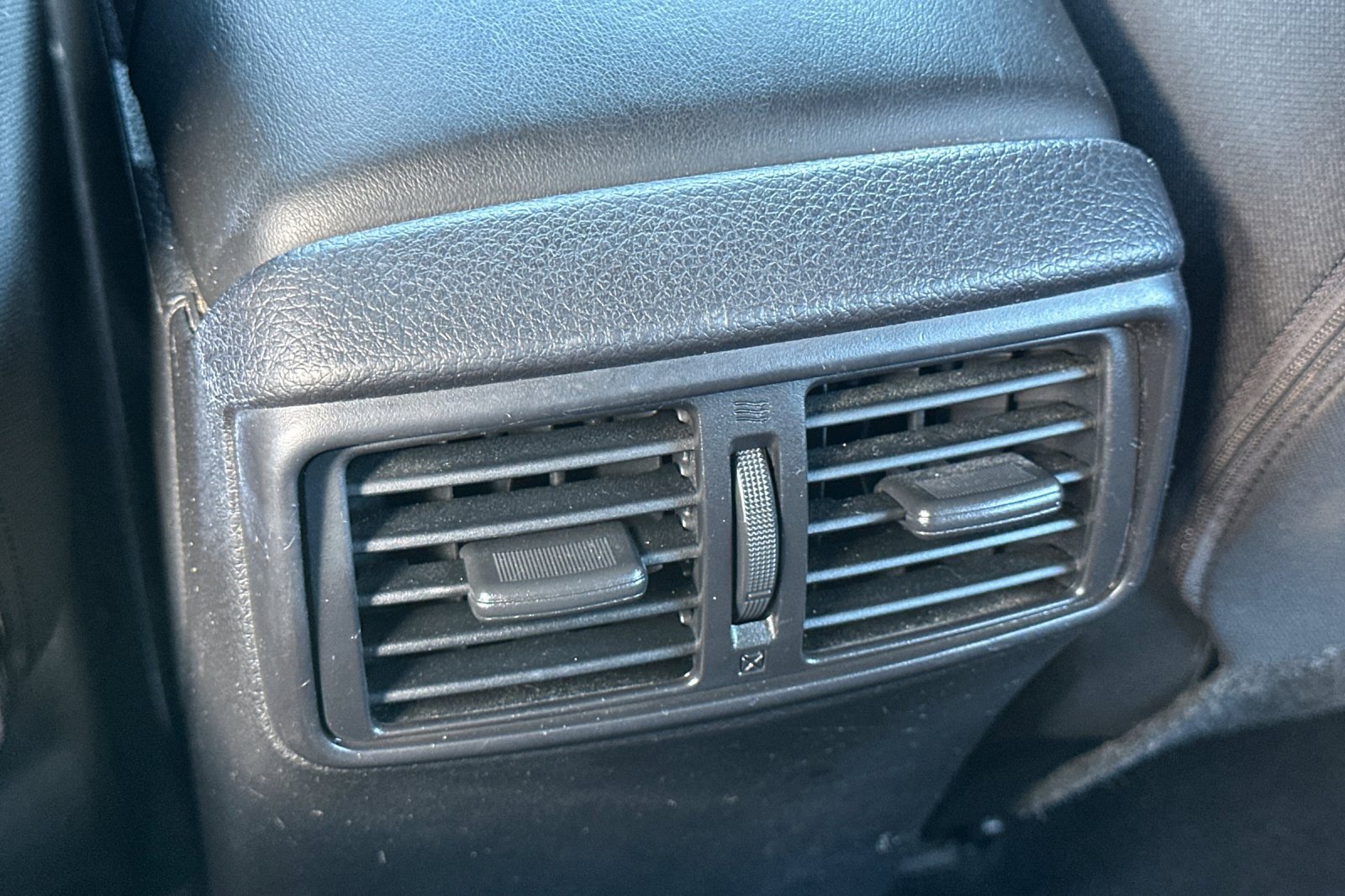 Used 2022 Nissan Rogue Sport S image 39