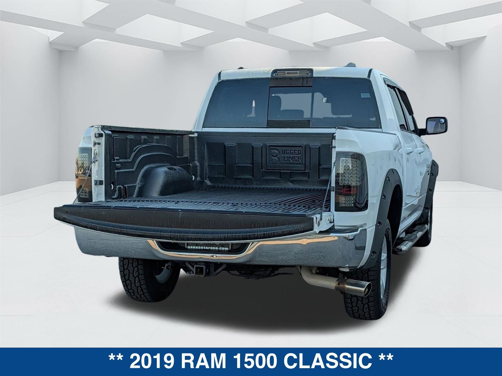 Used 2019 RAM 1500 Classic SLT RWD image 13