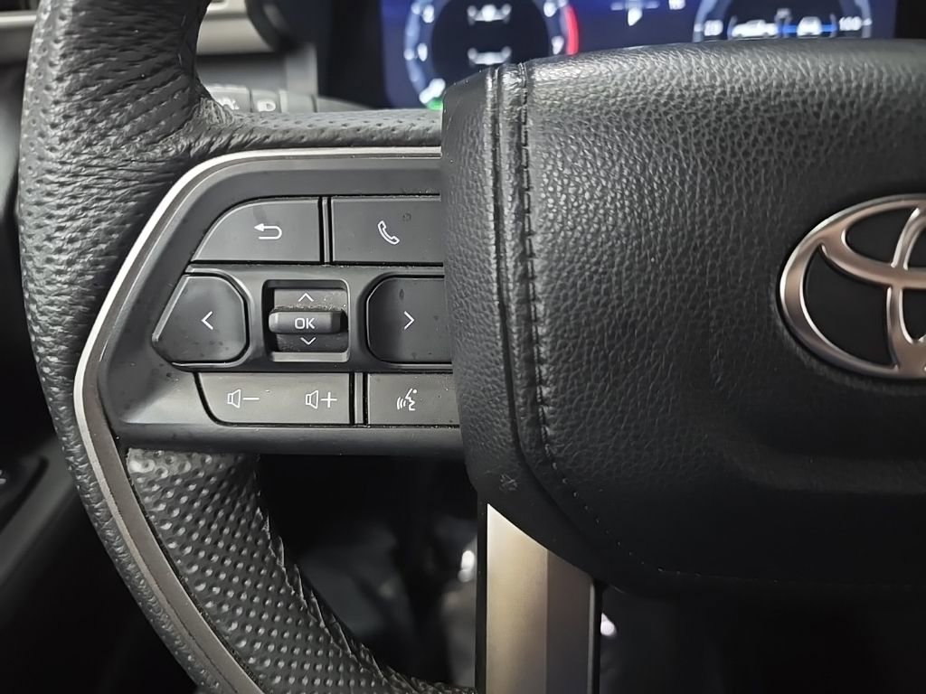 Used 2024 Toyota Tacoma TRD Sport w/ TRD Sport Premium Package AWD/4WD image 20