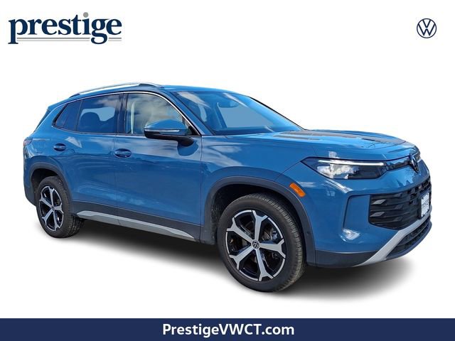 Used 2025 Volkswagen Tiguan SE w/ Panoramic Sunroof Package