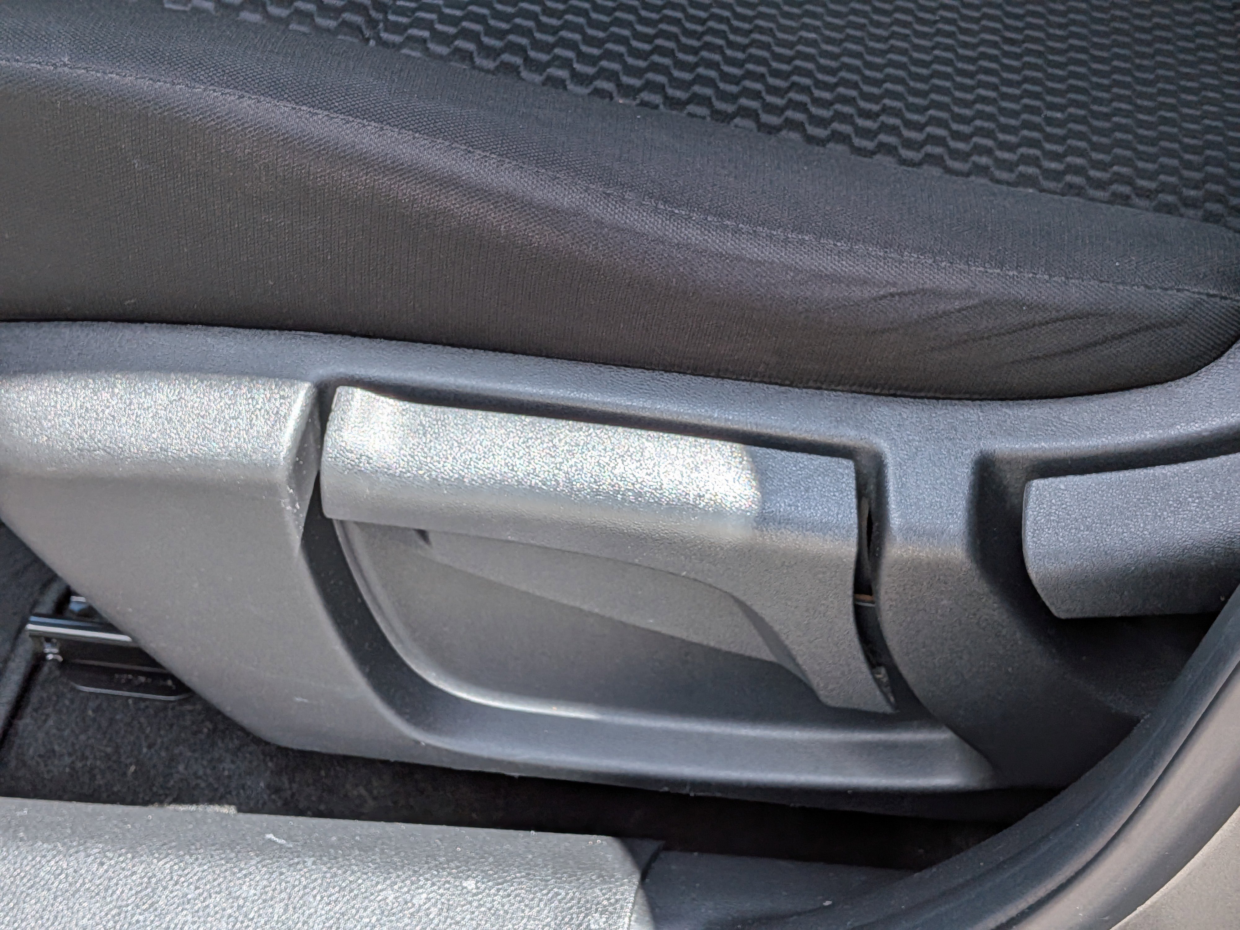Used 2018 Nissan Rogue Sport S w/ S Appearance Package image 20