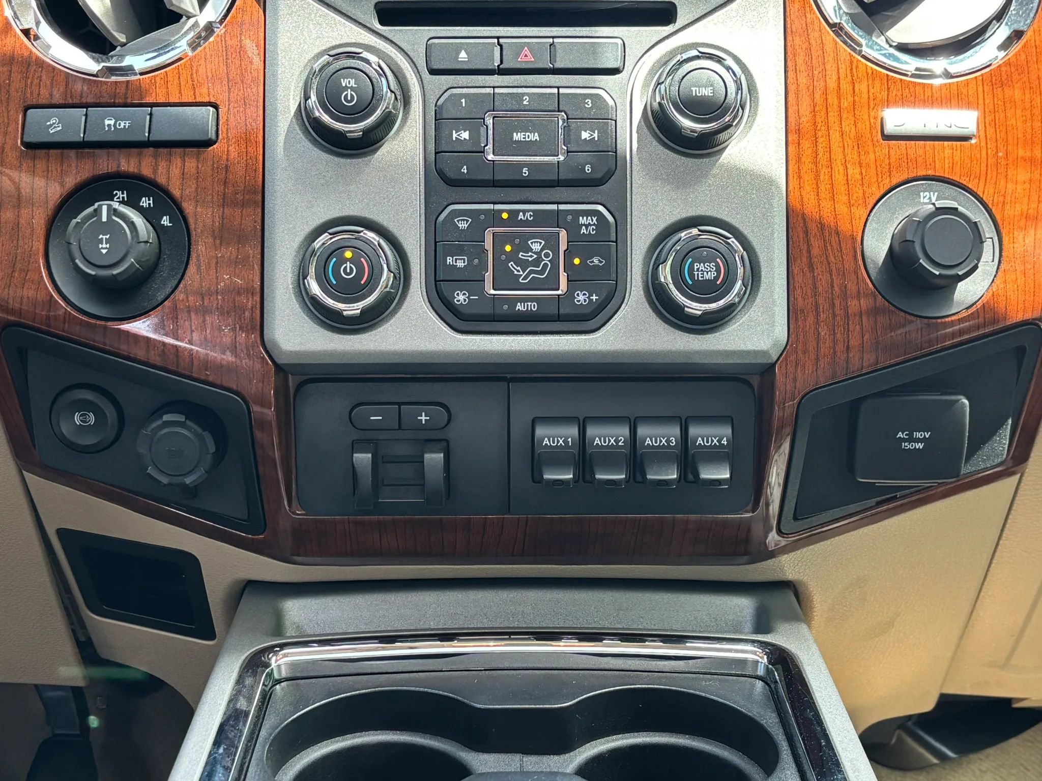 Used 2016 Ford F250 King Ranch w/ FX4 Off-Road Package AWD/4WD image 34