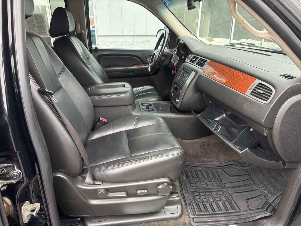 Used 2008 GMC Yukon SLT w/ SLT Preferred Equipment Group image 19