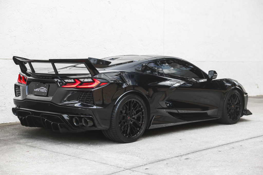 Used 2025 Chevrolet Corvette Stingray Preferred Cpe RWD image 6