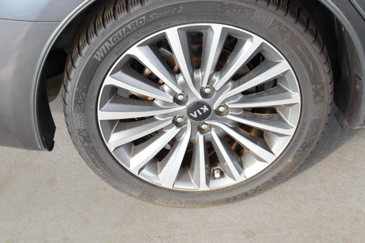 Used 2017 Kia Cadenza Technology FWD image 41