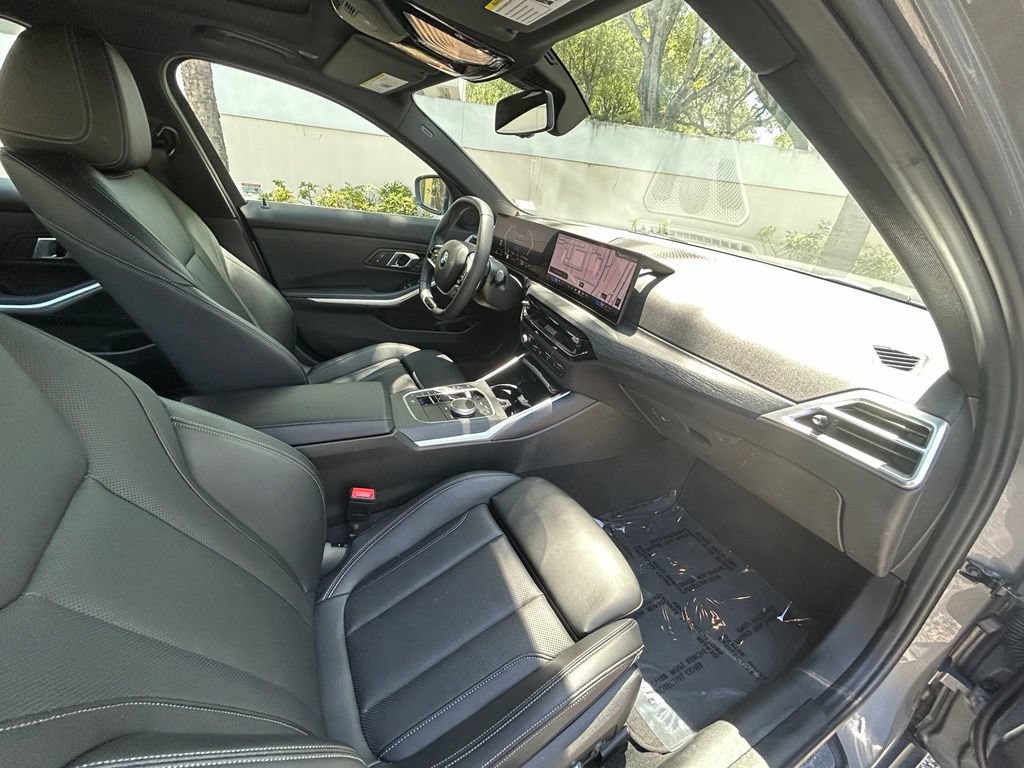 Used 2025 BMW 330i Sedan w/ Convenience Package RWD image 30