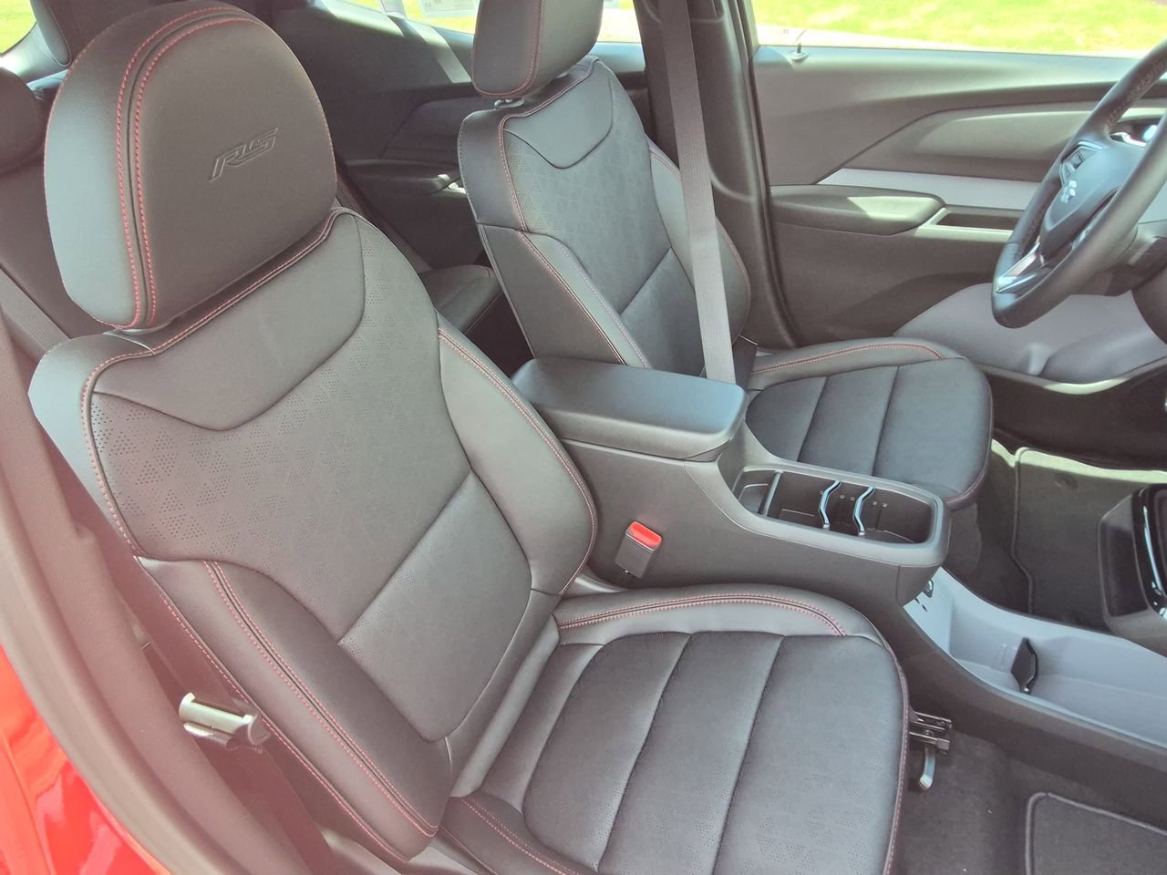 New 2027 Chevrolet Bolt RS w/ Technology Package FWD image 28