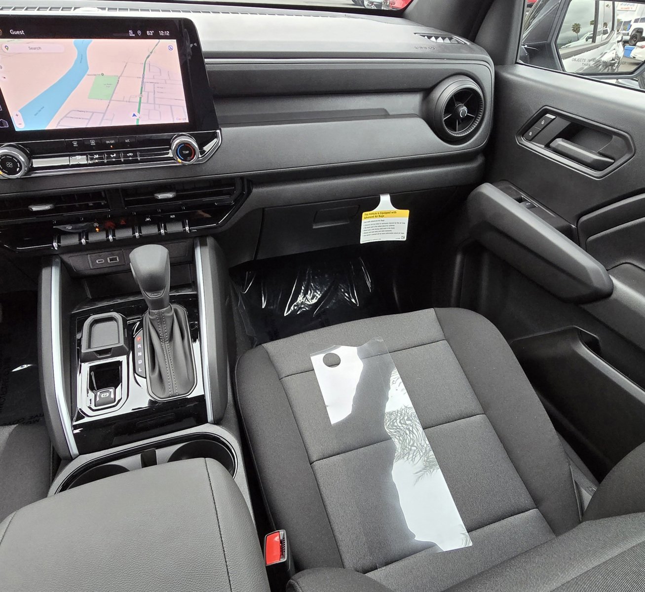 Used 2024 Chevrolet Colorado W/T w/ Technology Package image 27