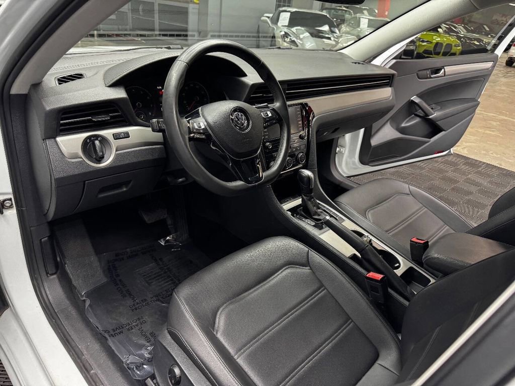 Used 2021 Volkswagen Passat 2.0T SE image 37